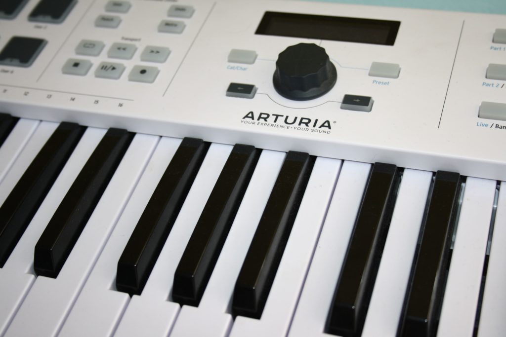 Clavier maitre Arturia pour vous permettre de contrôler tous vos instruments virtuel dans votre DAW.