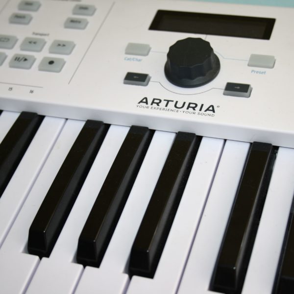 Clavier maitre Arturia pour vous permettre de contrôler tous vos instruments virtuel dans votre DAW.